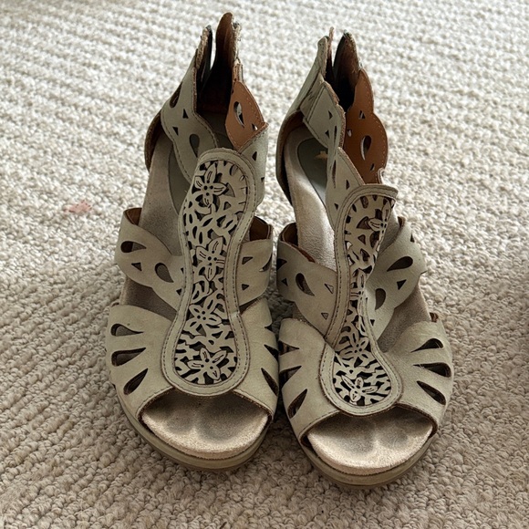 Sage green Women's wedge Sandals - Picture 1 of 4